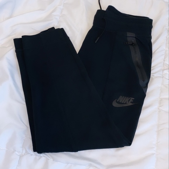 Nike Pants - Nike Sweatpants Crop ®️✔️